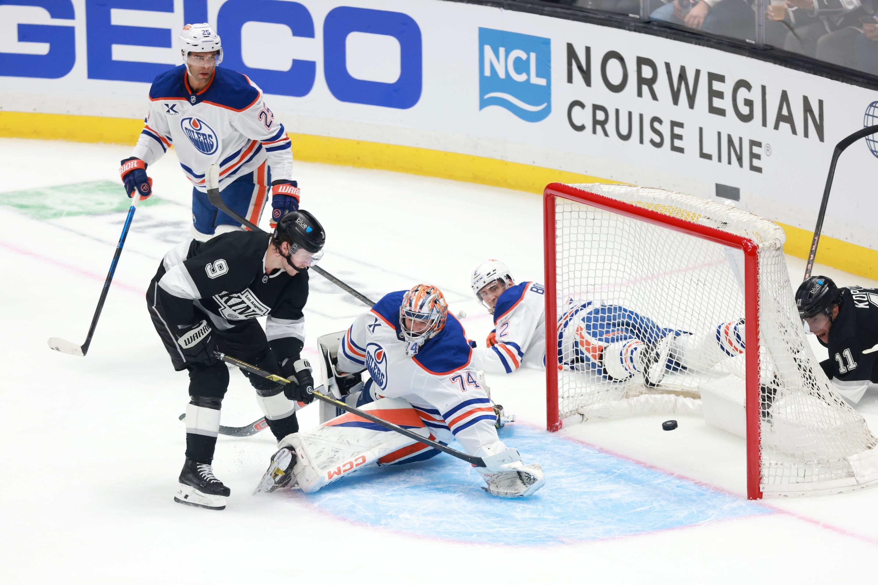 LOS ANGELES, CALIFORNIA - APRIL 21: Adrian Kempe #9 of the Los Angeles Kings scores a goal against Stuart Skinner #74 of the Edmonton Oilers in the second period during Game One of the First Round of the 2025 Stanley Cup Playoffs at Crypto.com Arena on April 21, 2025 in Los Angeles, California. (Photo by Nicole Vasquez /NHLI via Getty Images)